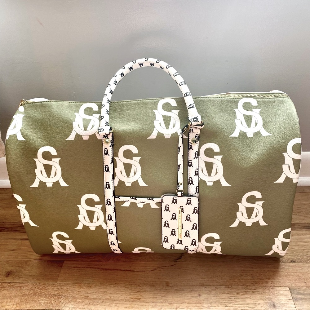 Two tone Steve Madden weekender duffel bag